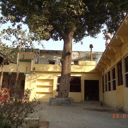 Shri Swami Sheetal Das Sewa Trust B1-88 Assi , Near Pushkar Talab,Varanasi, Ashram Dharmshala Hotel Bagian luar foto
