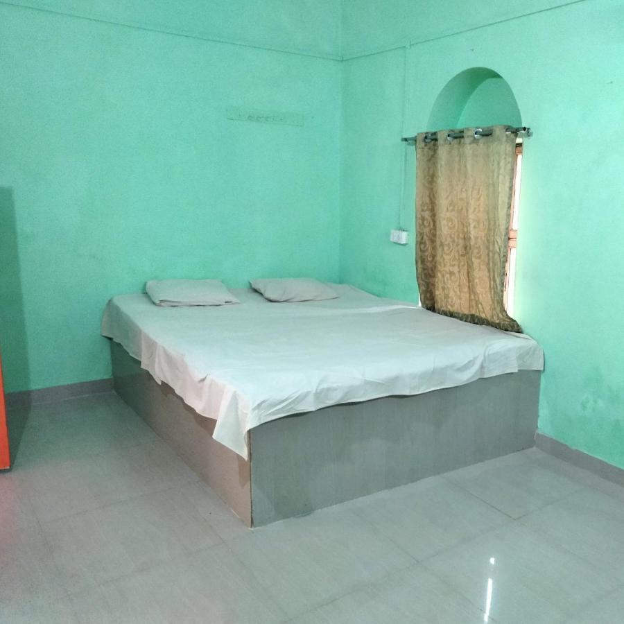 Shri Swami Sheetal Das Sewa Trust B1-88 Assi , Near Pushkar Talab,Varanasi, Ashram Dharmshala Hotel Bagian luar foto
