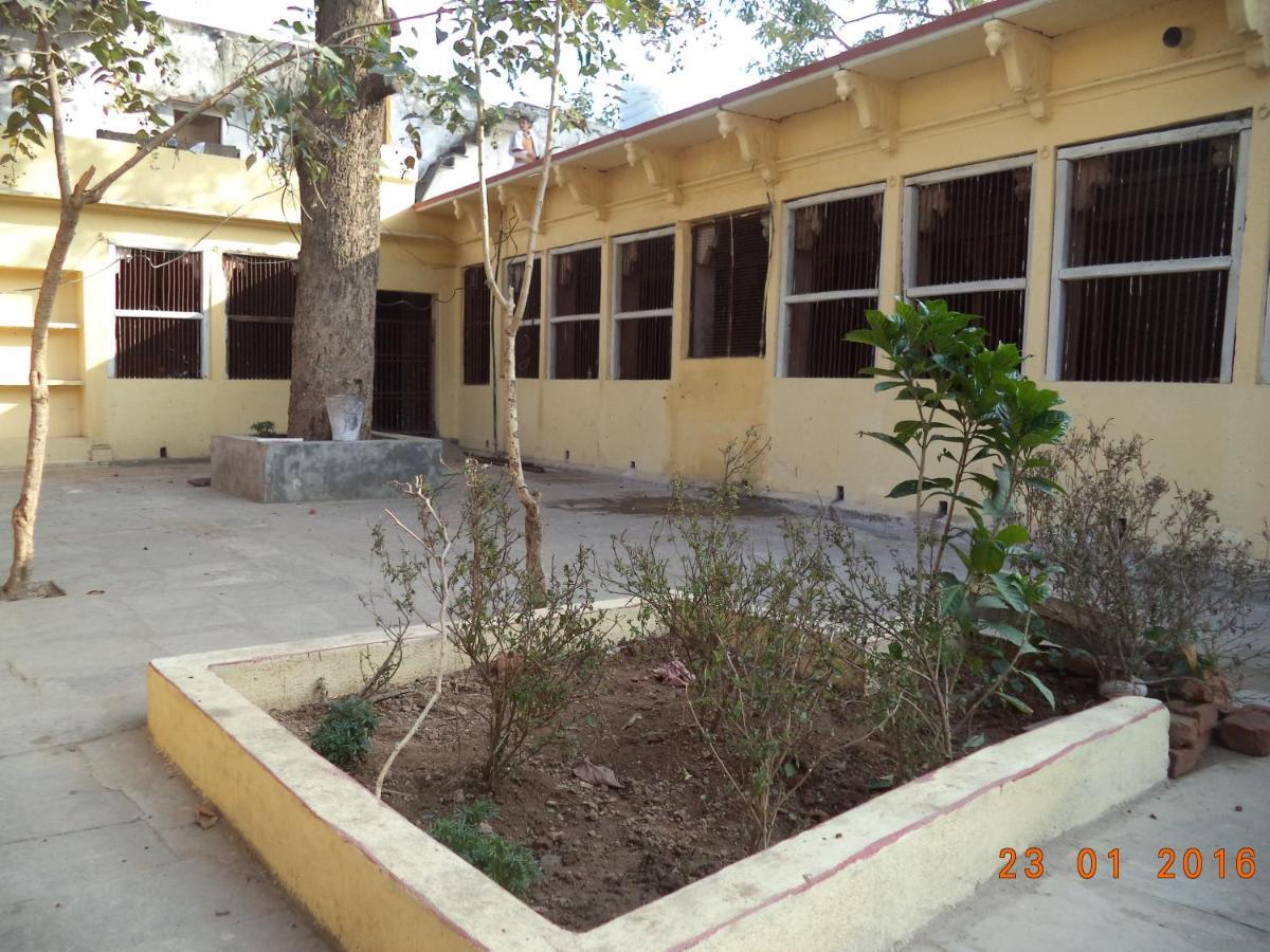 Shri Swami Sheetal Das Sewa Trust B1-88 Assi , Near Pushkar Talab,Varanasi, Ashram Dharmshala Hotel Bagian luar foto