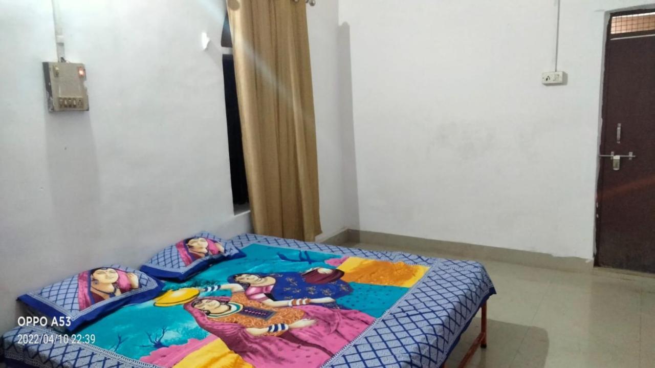 Shri Swami Sheetal Das Sewa Trust B1-88 Assi , Near Pushkar Talab,Varanasi, Ashram Dharmshala Hotel Bagian luar foto